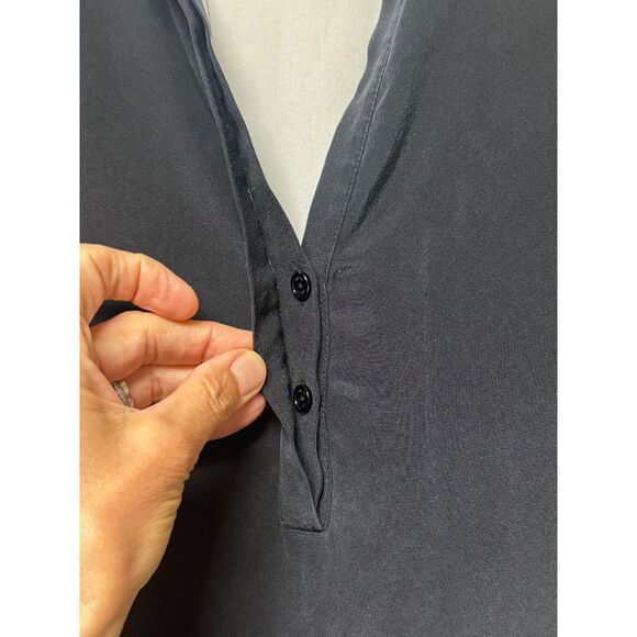 Vince Black and White Sleeveless Silk Dress - Picture 2 of 9